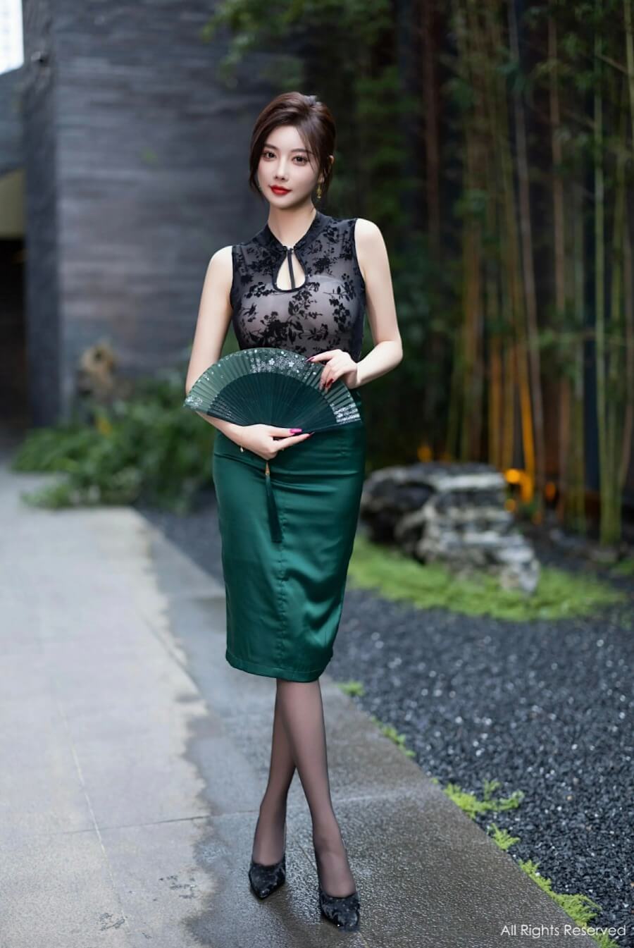 秀人网 杨晨晨yome 黑丝长腿写真合集大全资源下载[710套][400GB]