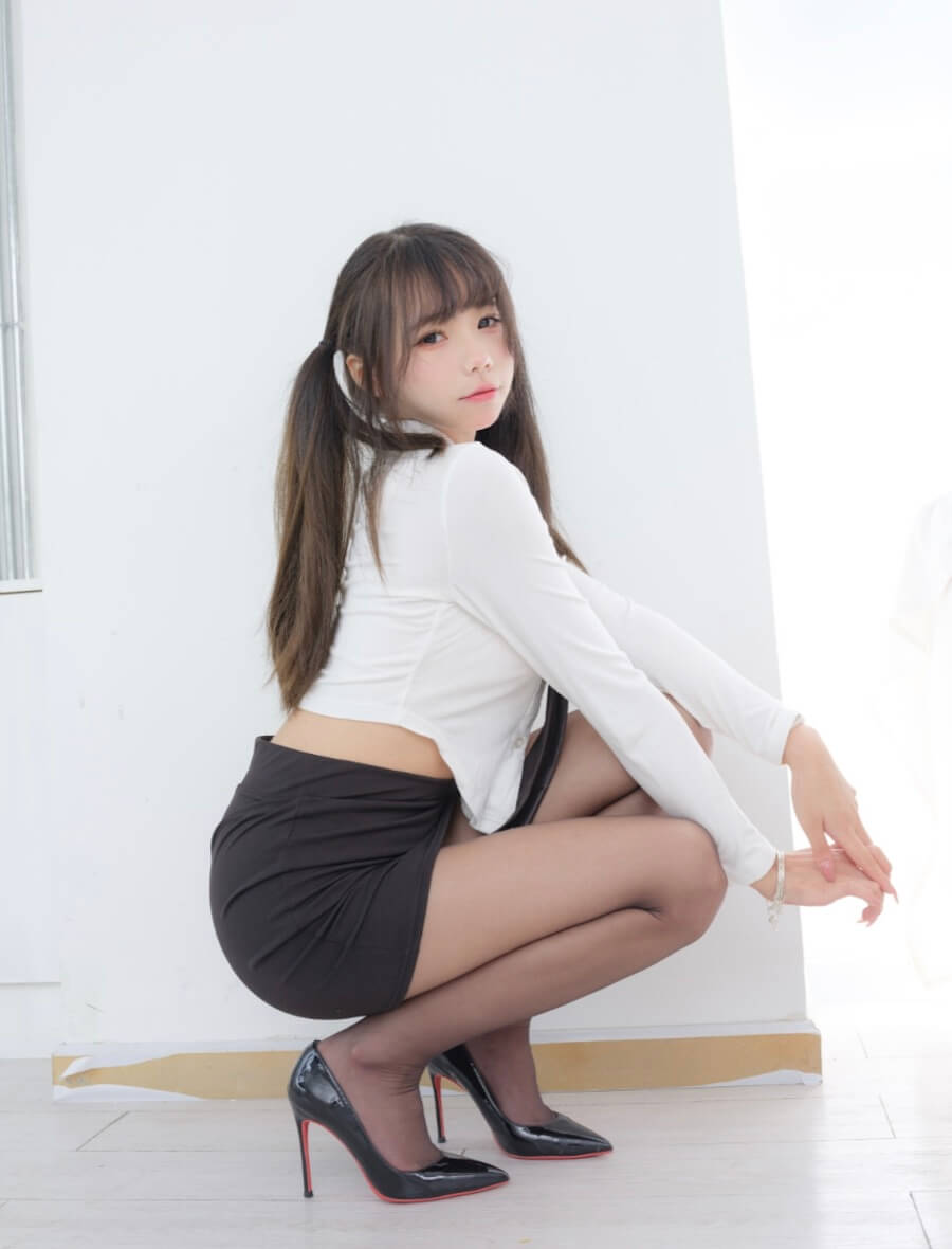 森萝财团 细雪 黑丝OL制服写真合集大全资源下载