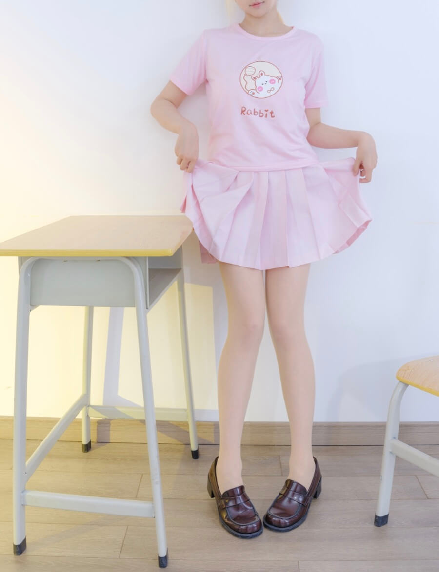 森萝财团 露露子 肉丝粉裙制服写真合集大全资源下载