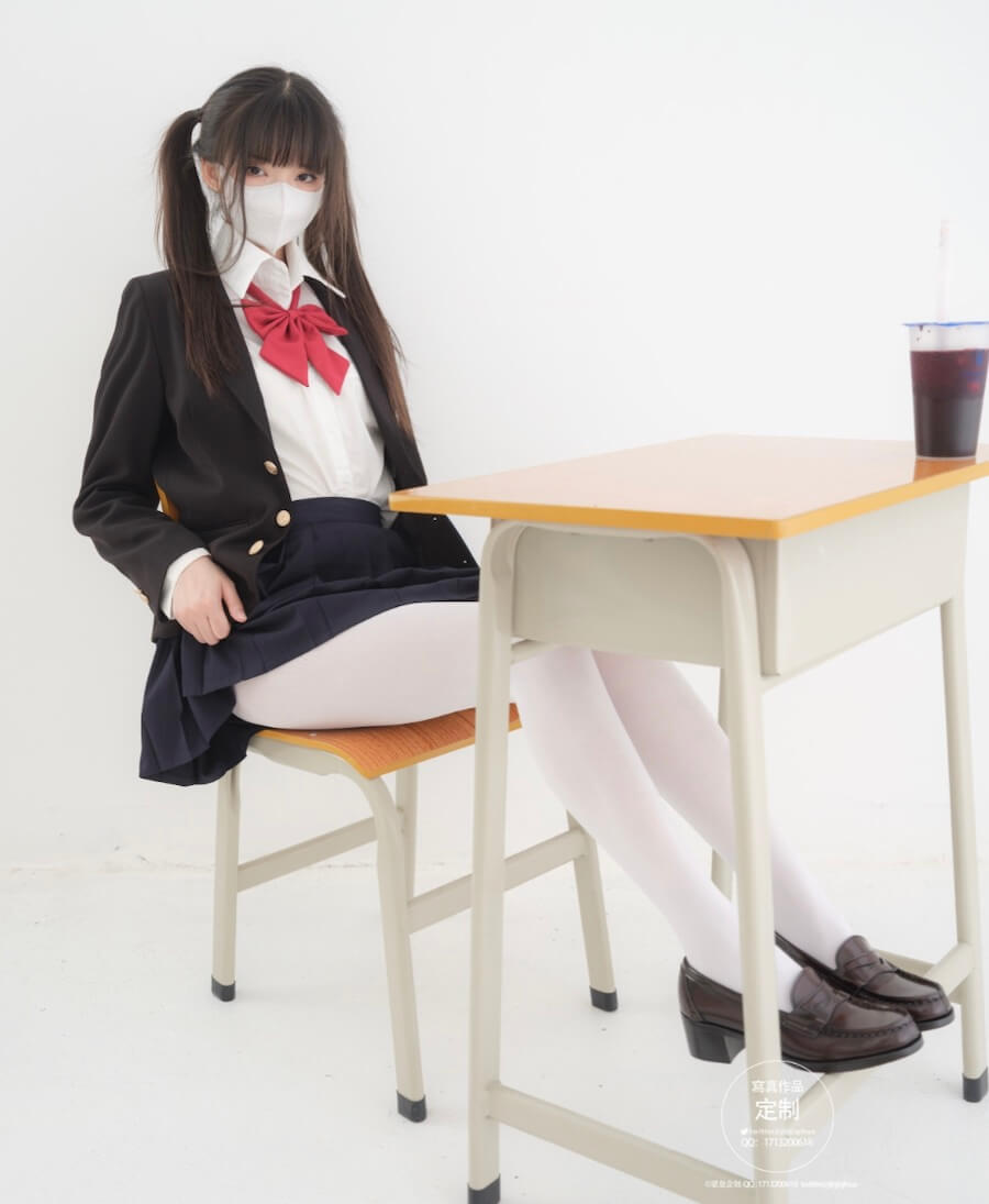 紧急企划 见希w 黑丝渐变写真合集全套资源下载